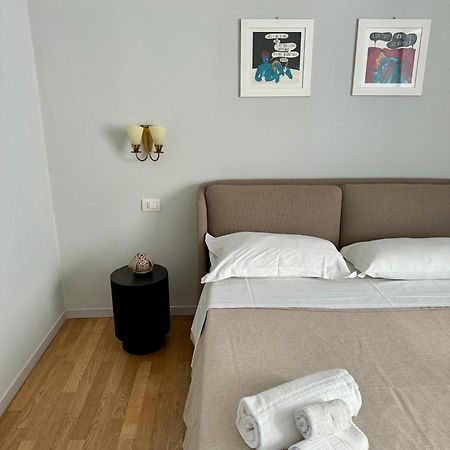 4 Balconi House- Appartamento Moderno A Lecce Exterior photo