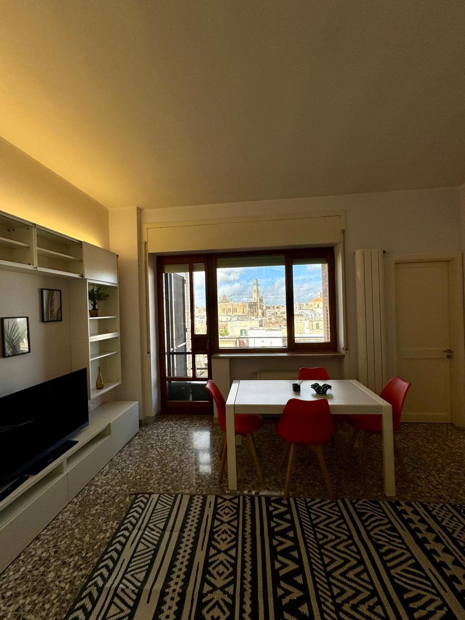4 Balconi House- Appartamento Moderno A Lecce Exterior photo